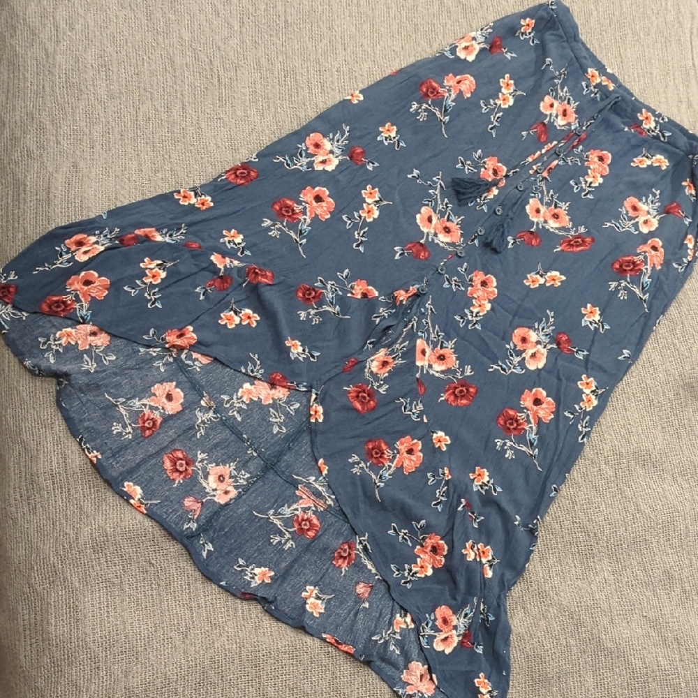 Sofi Angel, Size M || Juniors || Teal, Floral, High-Low, Ruffled Hem Skirt